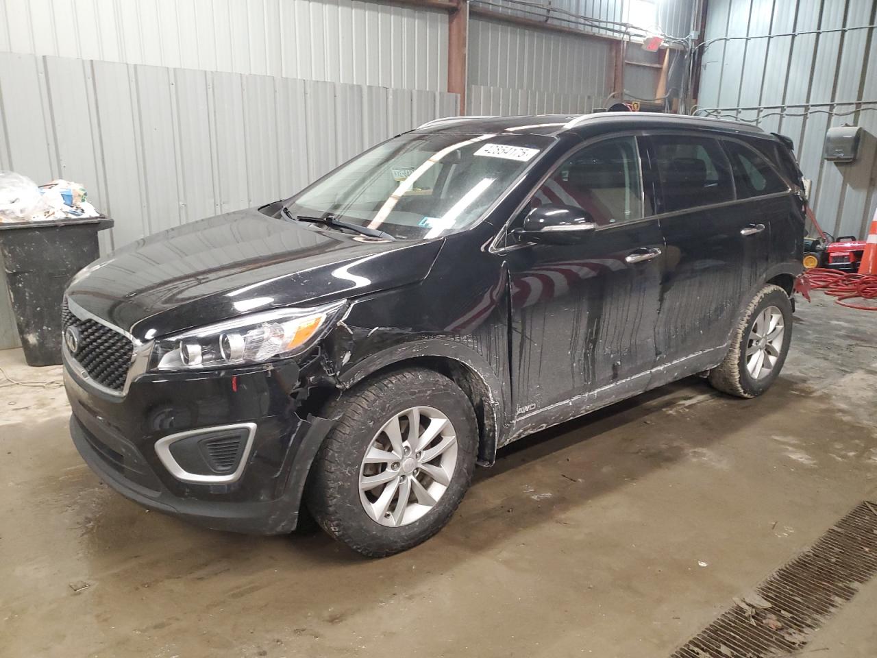 5XYPGDA32JG374471 KIA SORENTO LX 2018