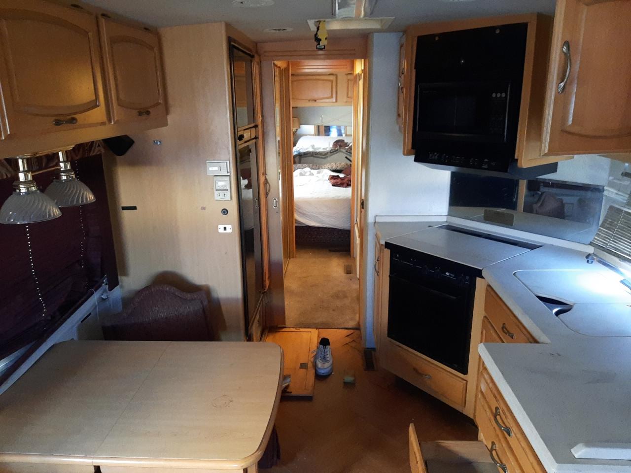 Lot #3239975494 1997 FREIGHTLINER CHASSIS X