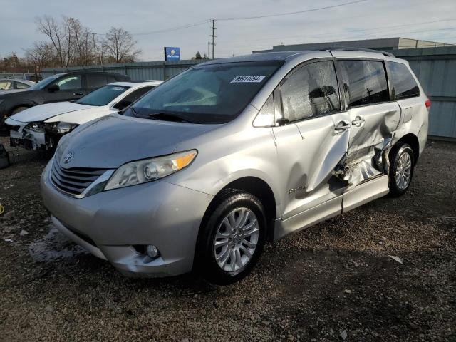 TOYOTA SIENNA XLE