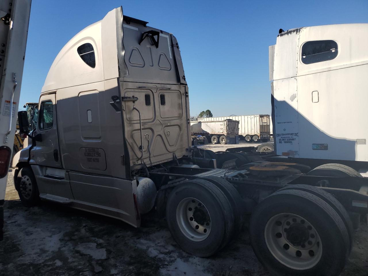 Lot #3294144944 2016 FREIGHTLINER CASCADIA 1