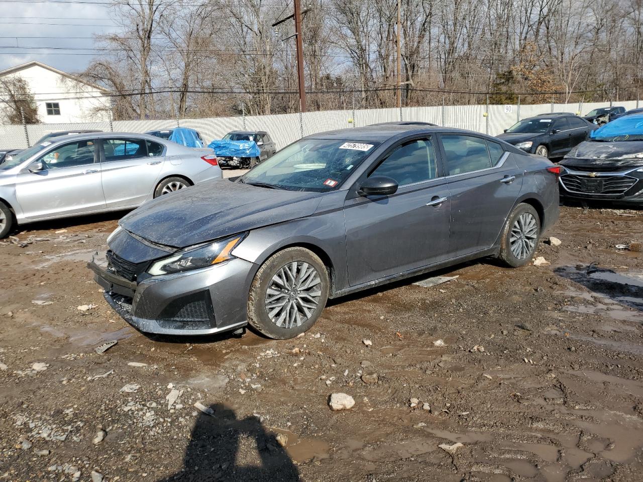  Salvage Nissan Altima