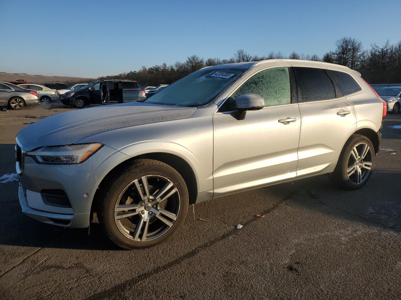 VOLVO XC60 T5 MOMENTUM