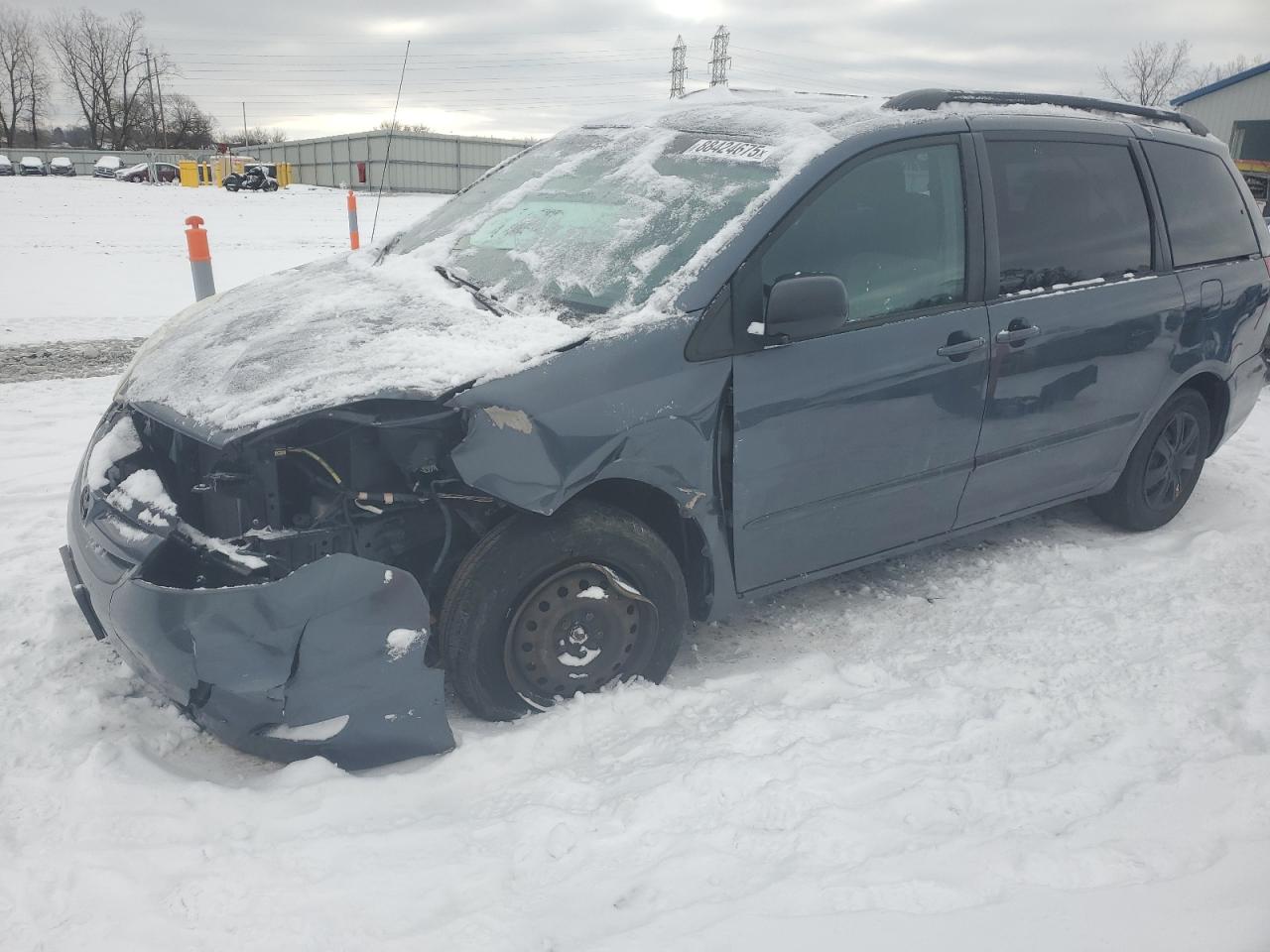  Salvage Toyota Sienna