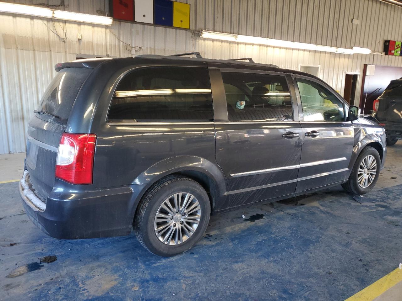 CHRYSLER TOWN & COUNTRY TOURING L