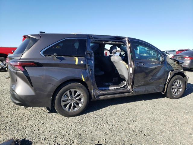 2022 TOYOTA SIENNA XLE - 5TDYRKEC2NS130339