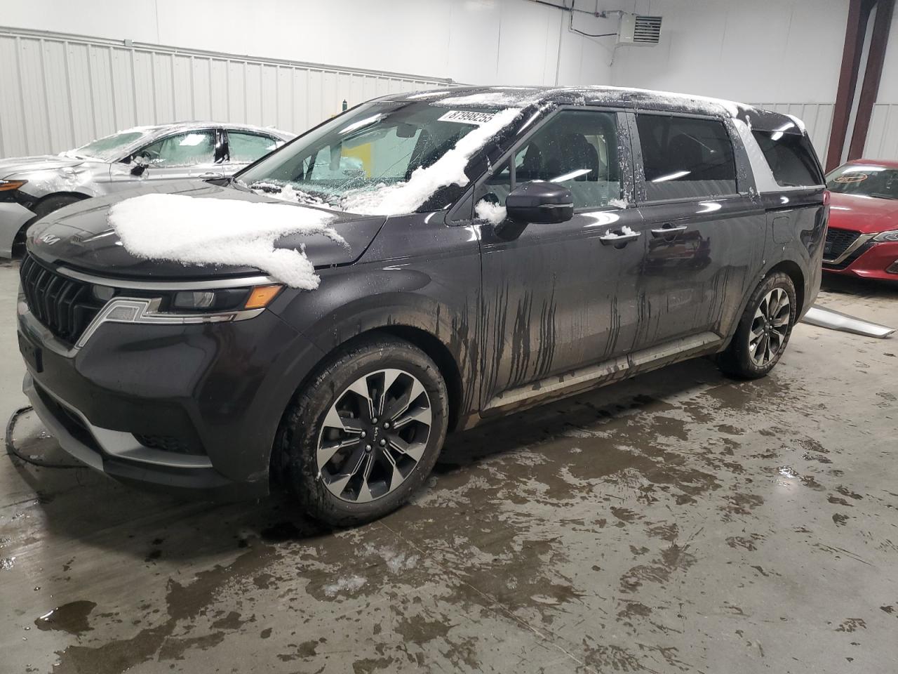  Salvage Kia Carnival