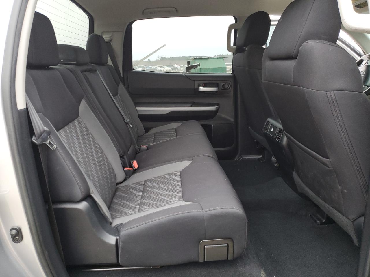 TOYOTA TUNDRA CREWMAX SR5