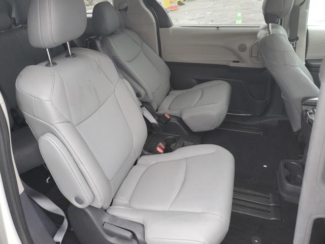 2022 TOYOTA SIENNA XLE 5TDYRKEC3NS135050