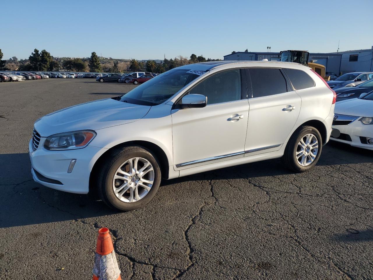  Salvage Volvo XC60