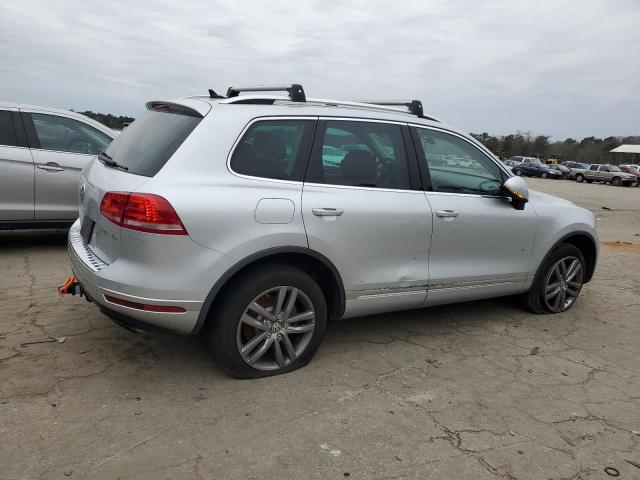 2016 VOLKSWAGEN TOUAREG SP WVGEF9BP1GD010201