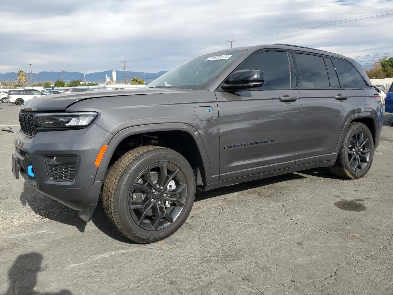  Salvage Jeep Grand Cherokee