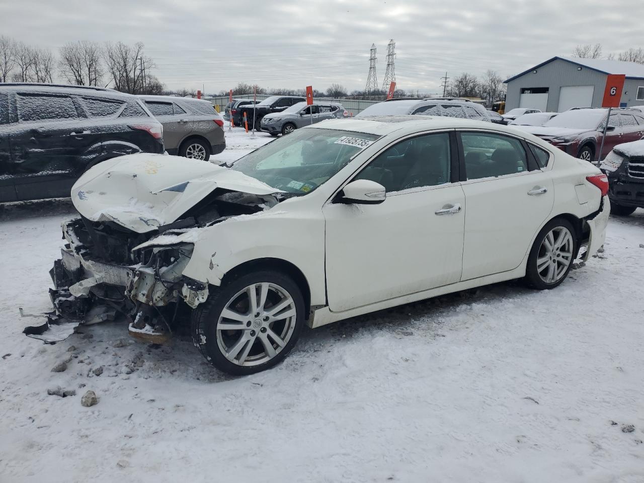  Salvage Nissan Altima