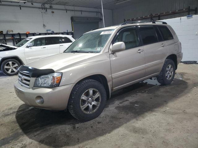 TOYOTA HIGHLANDER 2005 gold 4dr spor gas JTEEP21A450103705 photo #1