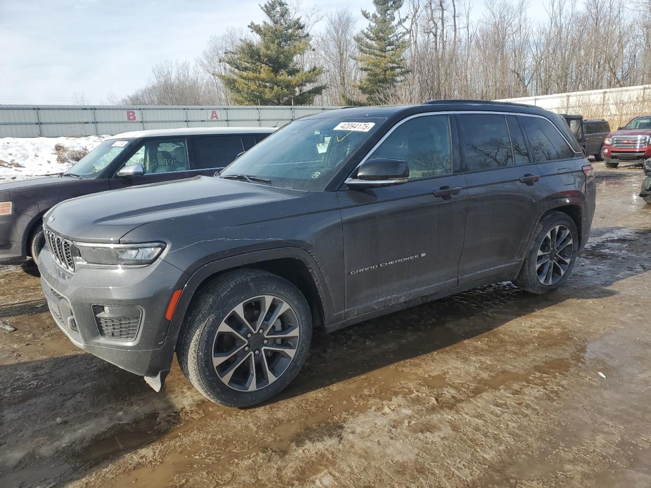  Salvage Jeep Grand Cherokee