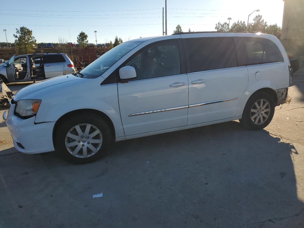  Salvage Chrysler Minivan