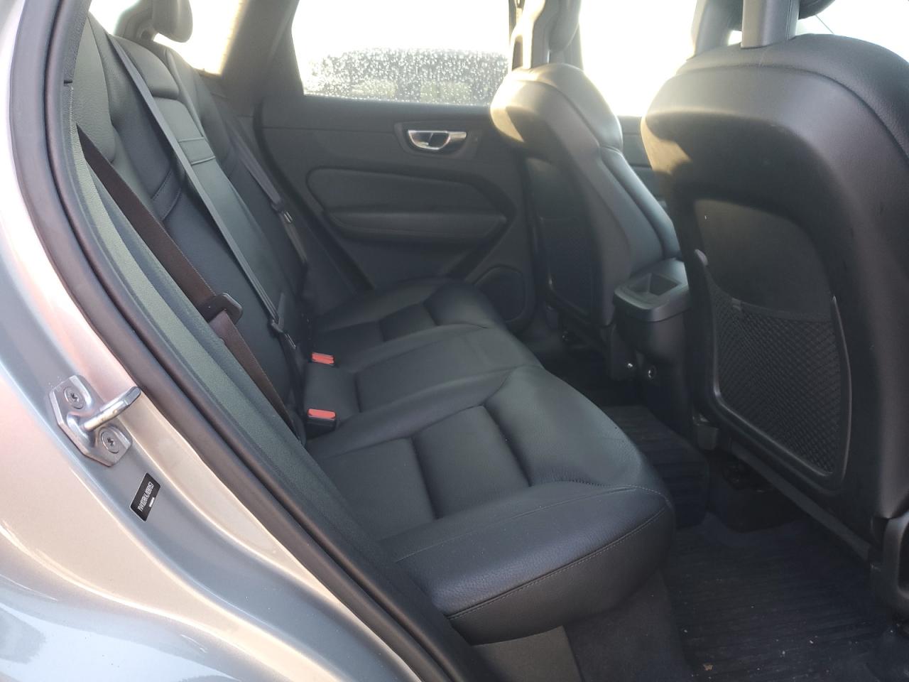 VOLVO XC60 T5 MOMENTUM