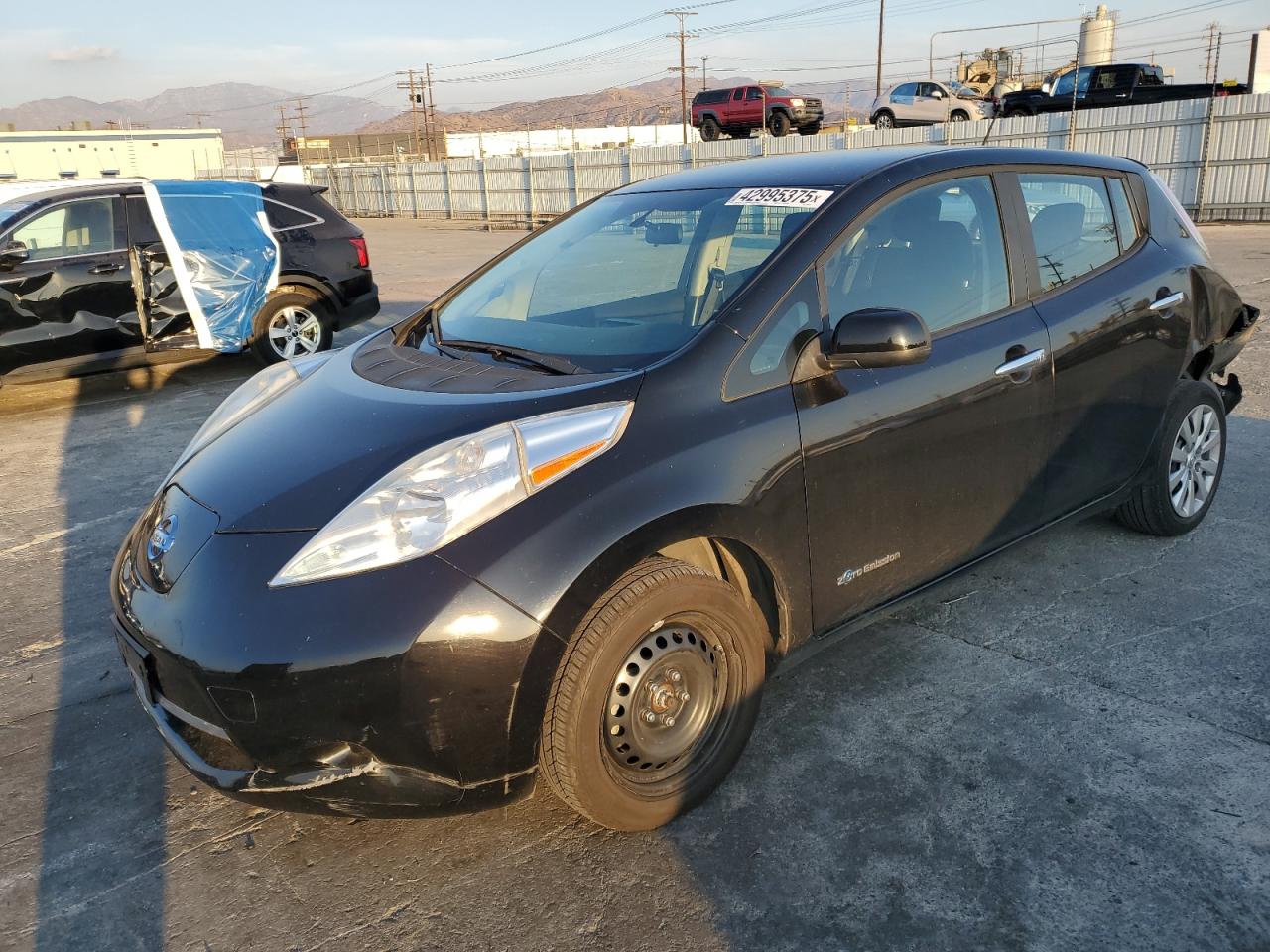  Salvage Nissan LEAF