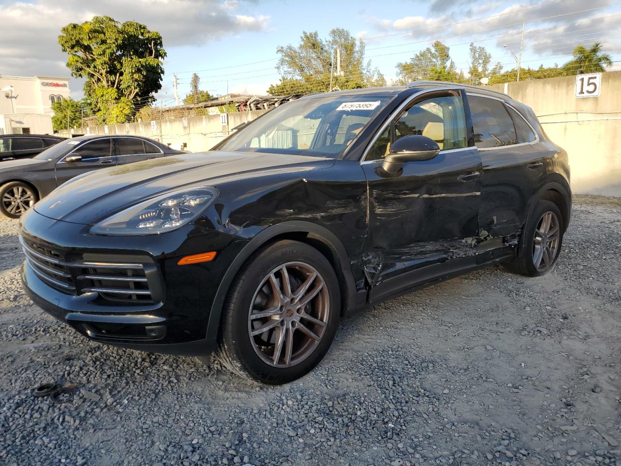  Salvage Porsche Cayenne