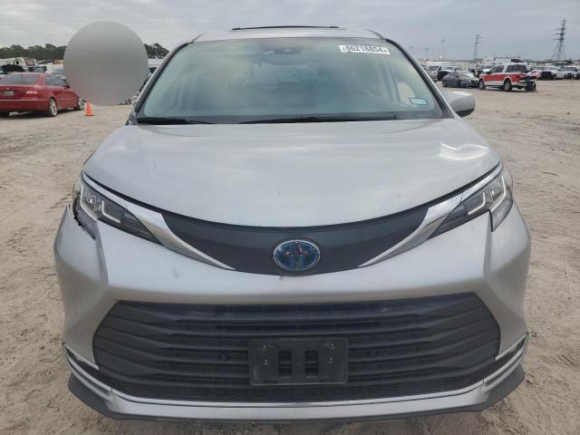 2021 TOYOTA SIENNA XLE - 5TDYRKEC5MS071415
