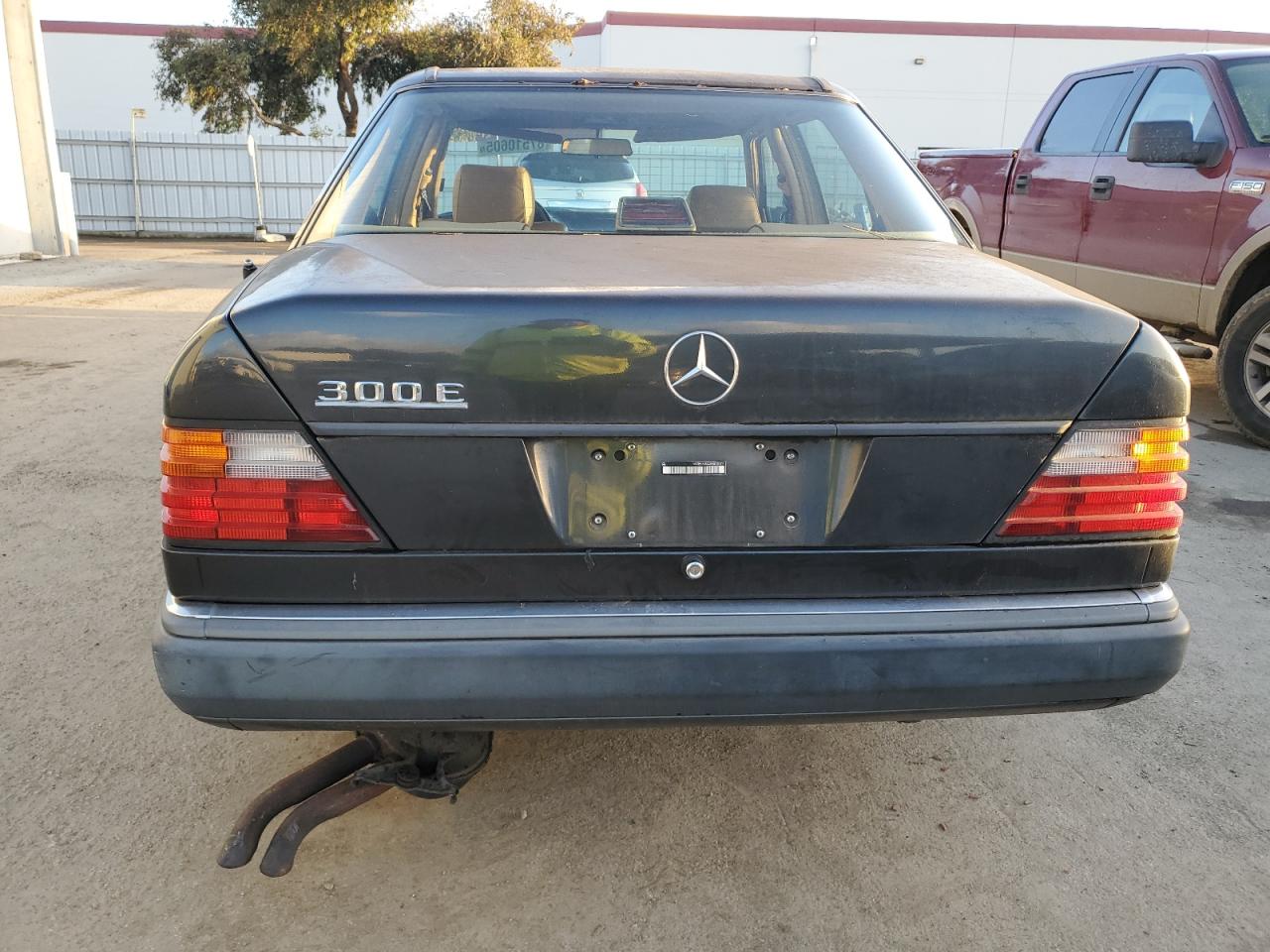 Lot #3048244751 1992 MERCEDES-BENZ 300 E