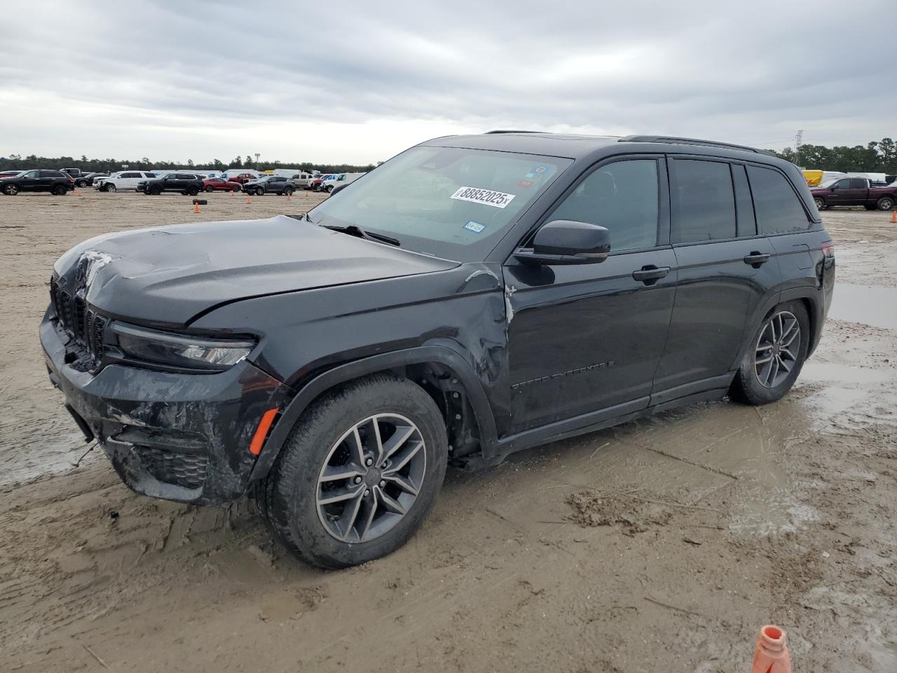  Salvage Jeep Grand Cherokee