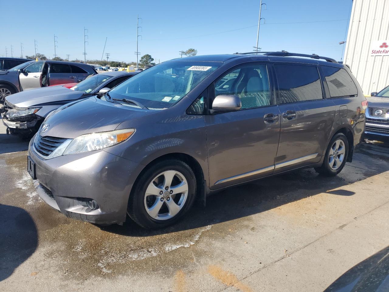  Salvage Toyota Sienna