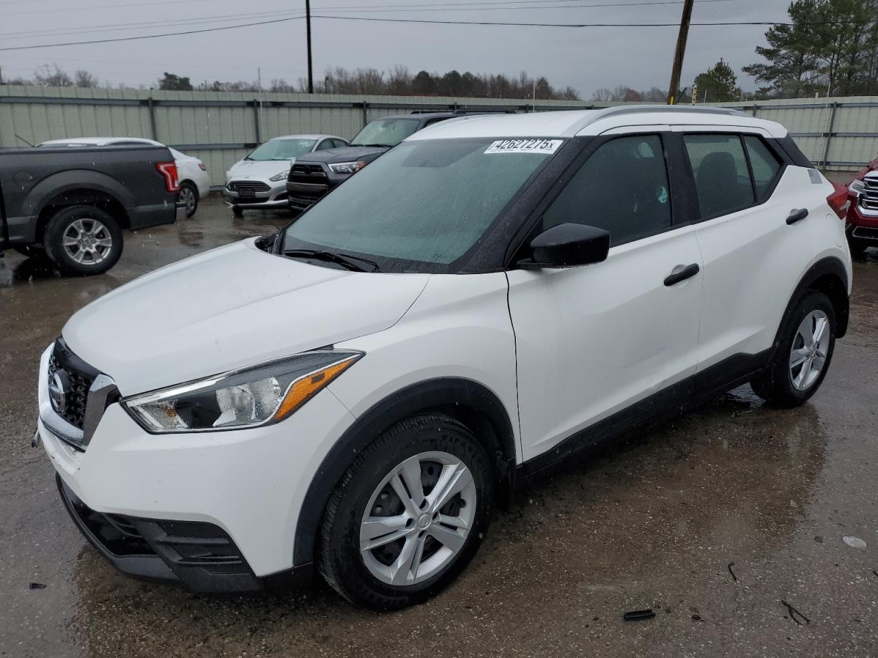  Salvage Nissan Kicks