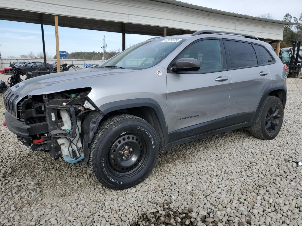  Salvage Jeep Cherokee