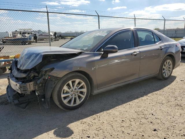 Lot #2517734358 2021 TOYOTA CAMRY LE salvage car