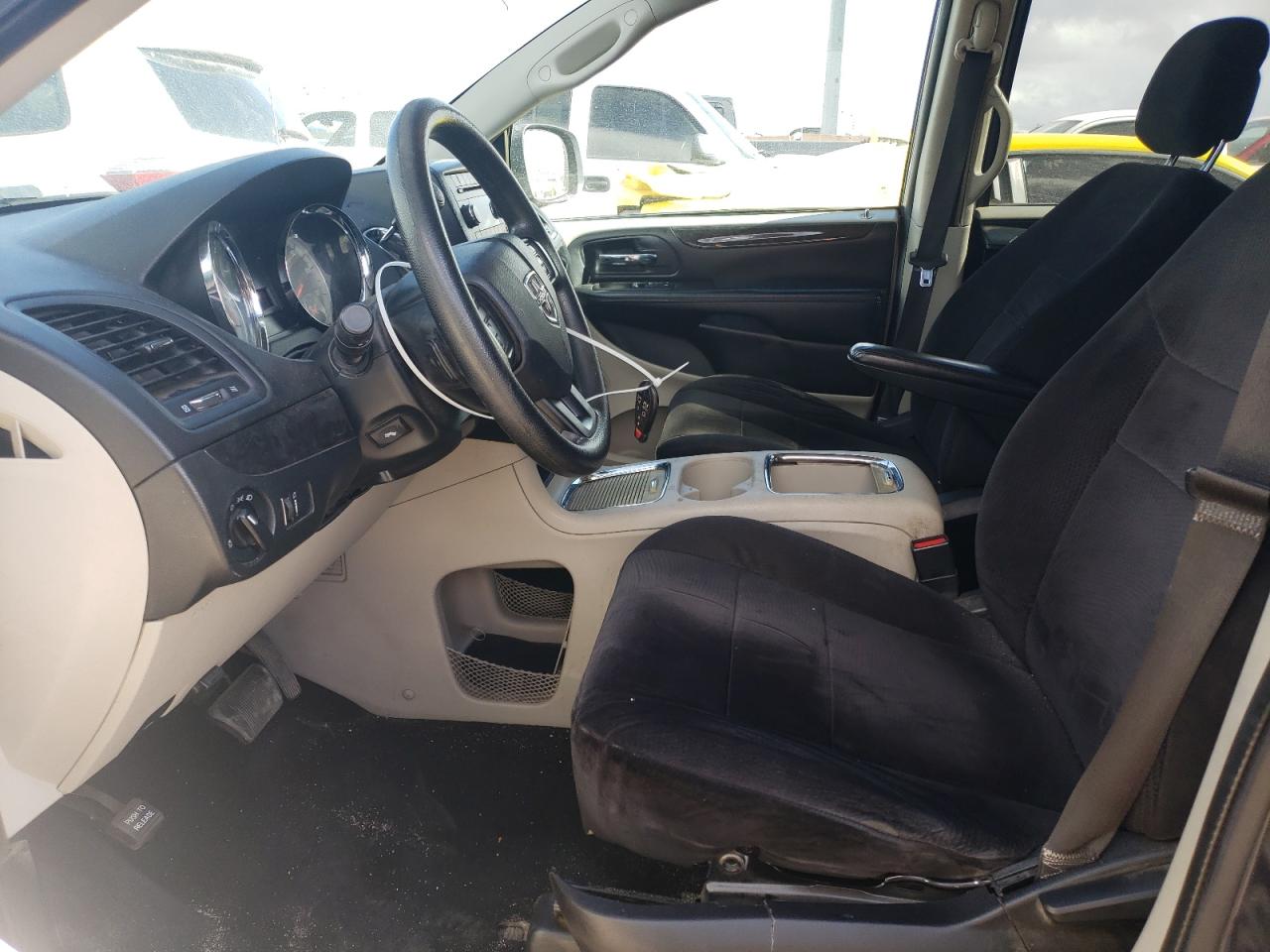 2C4RDGCG5DR790632 2013 Dodge Grand Caravan Sxt