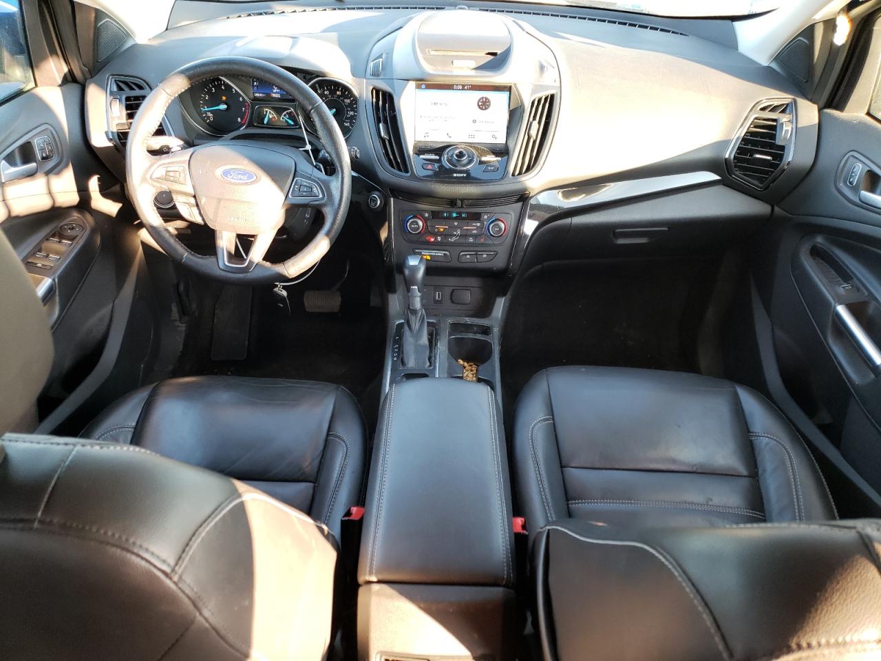 1FMCU9J95HUC39613 FORD ESCAPE 2017