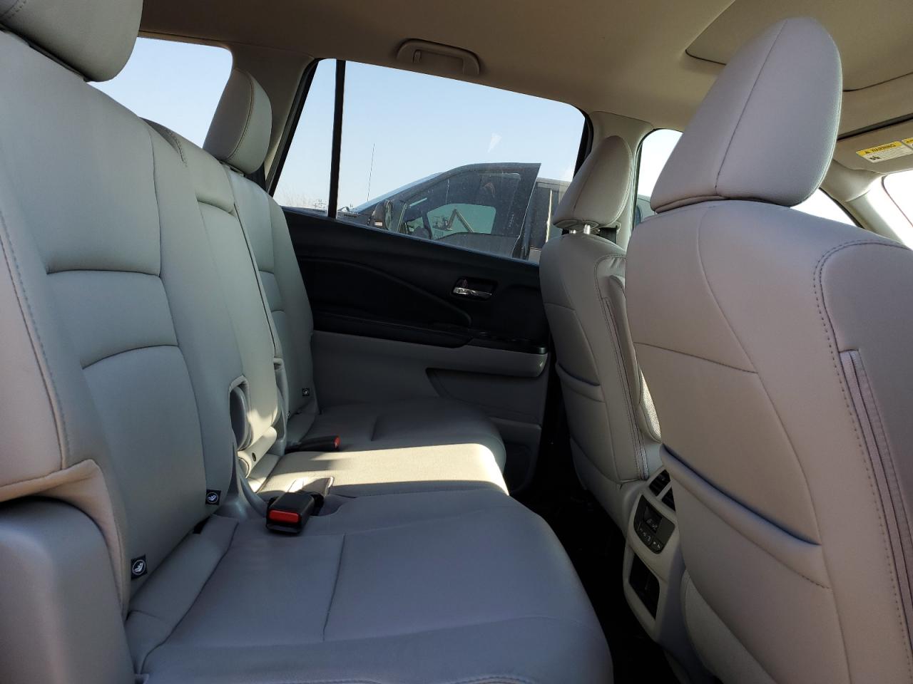 5FNYF5H53HB020481 HONDA PILOT 2017