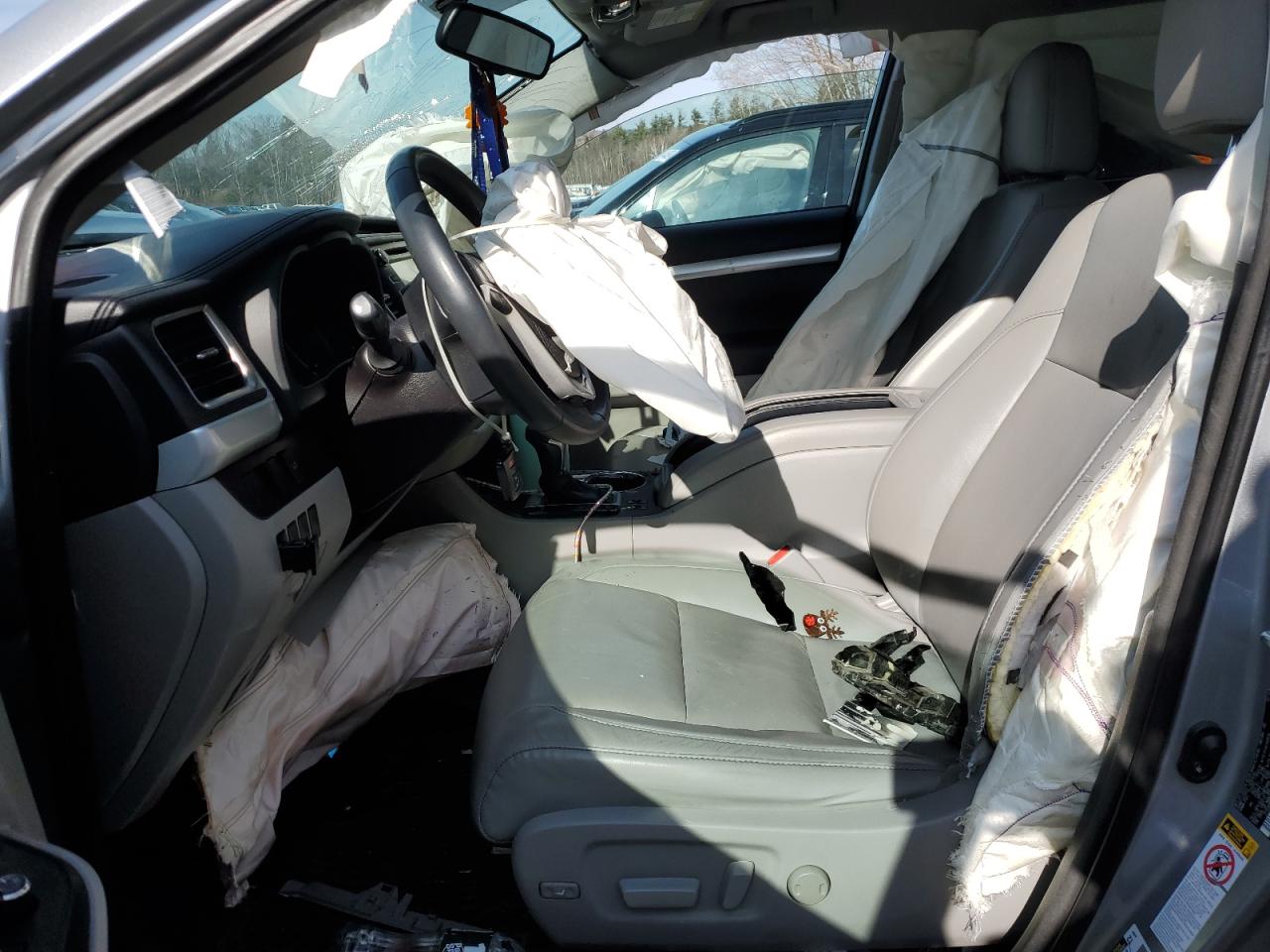 5TDJKRFH1GS237734 2016 Toyota Highlander Xle