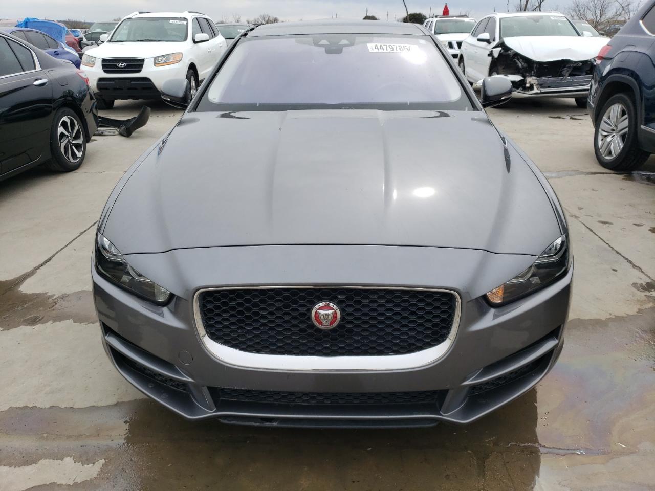 2017 Jaguar Xe Premium vin: SAJAD4BV3HA971770