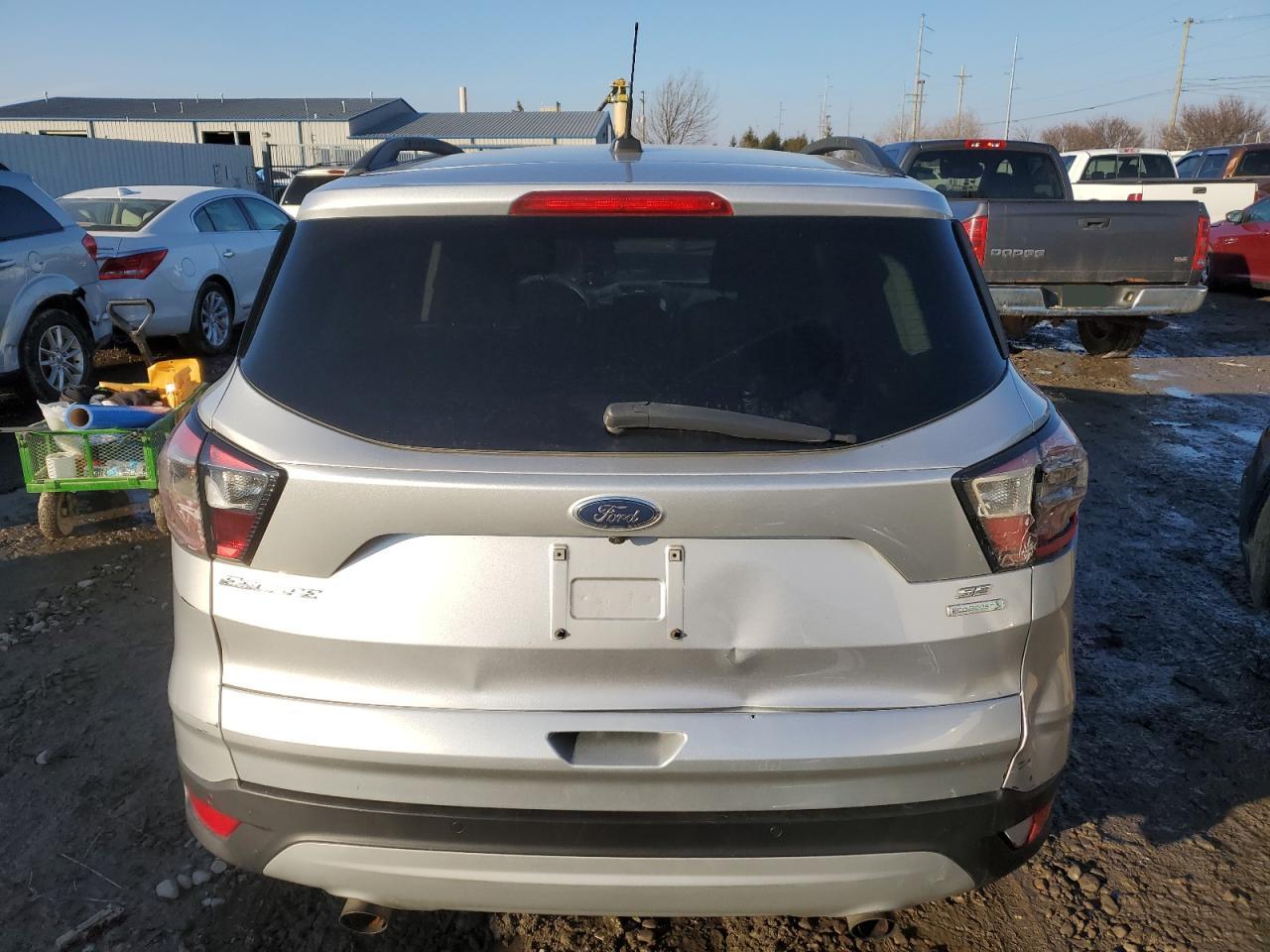 1FMCU0GD1HUB92037 FORD ESCAPE 2017