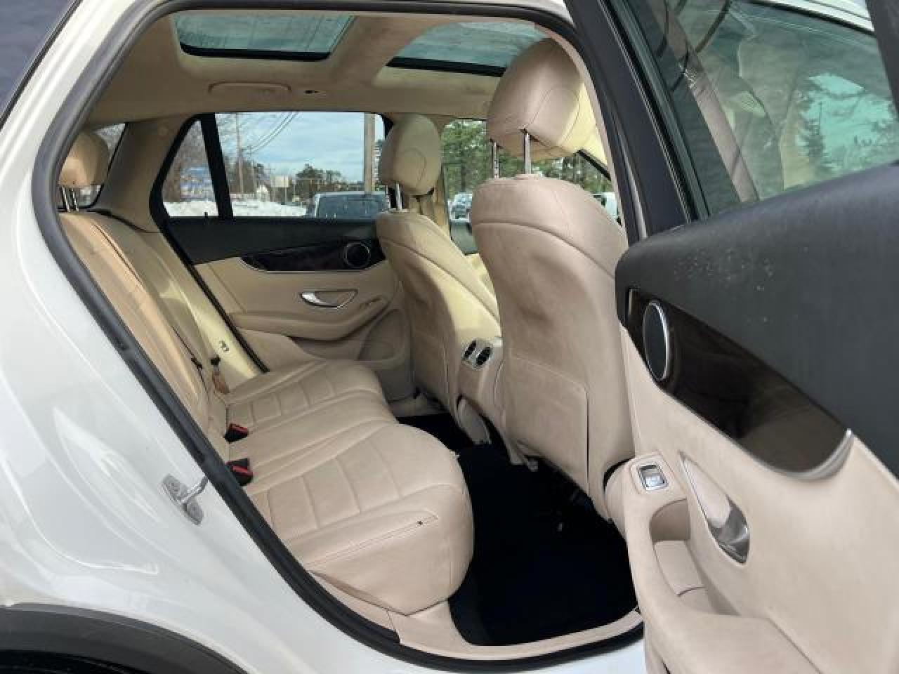 wdc0g4kb6hv011577 WDC0G4KB6HV011577 2017 Mercedes-Benz Glc 300 4Matic