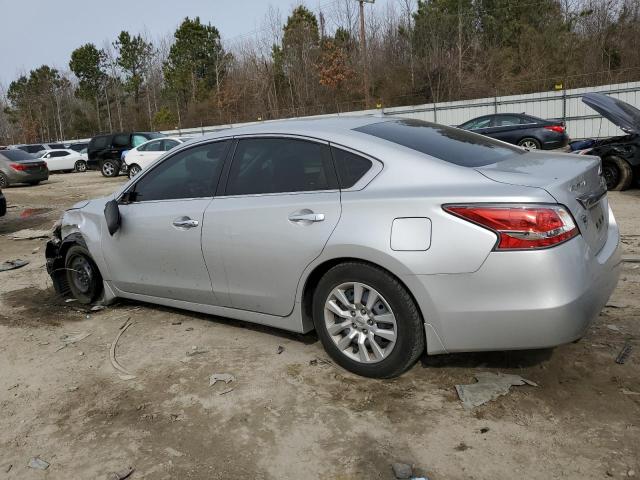 2015 Nissan Altima - Image 2