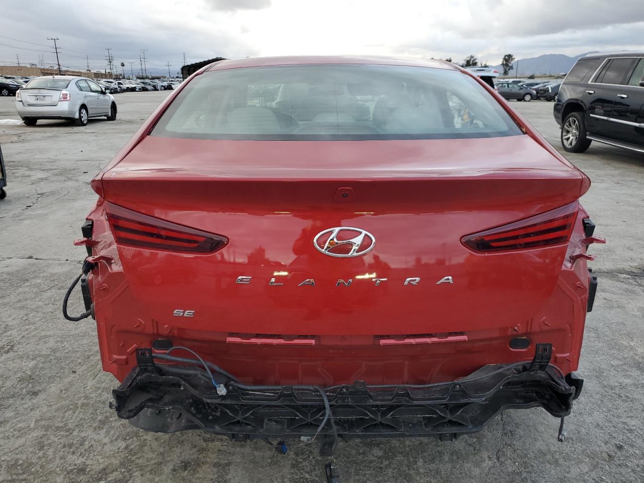 2019 Hyundai Elantra Se vin: 5NPD74LF5KH433663