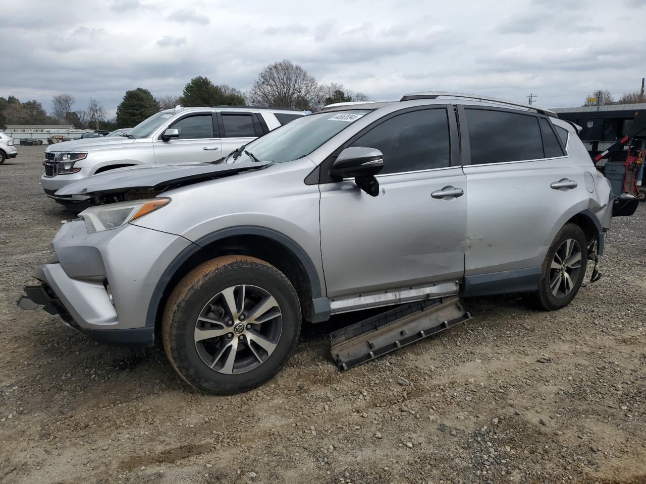 2T3WFREV7GW275260 TOYOTA RAV4 2016