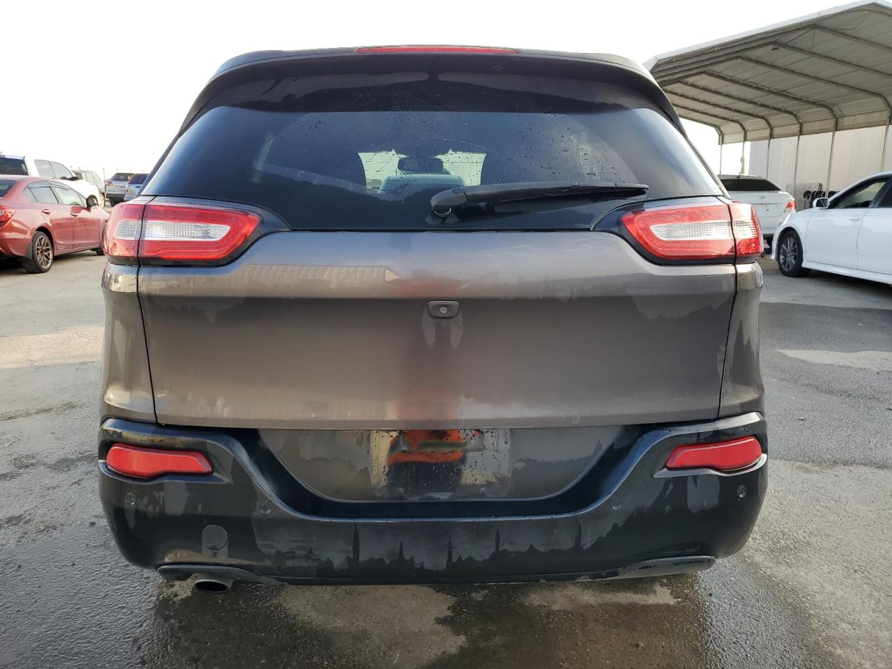 2018 Jeep Cherokee Latitude vin: 1C4PJLCBXJD591006