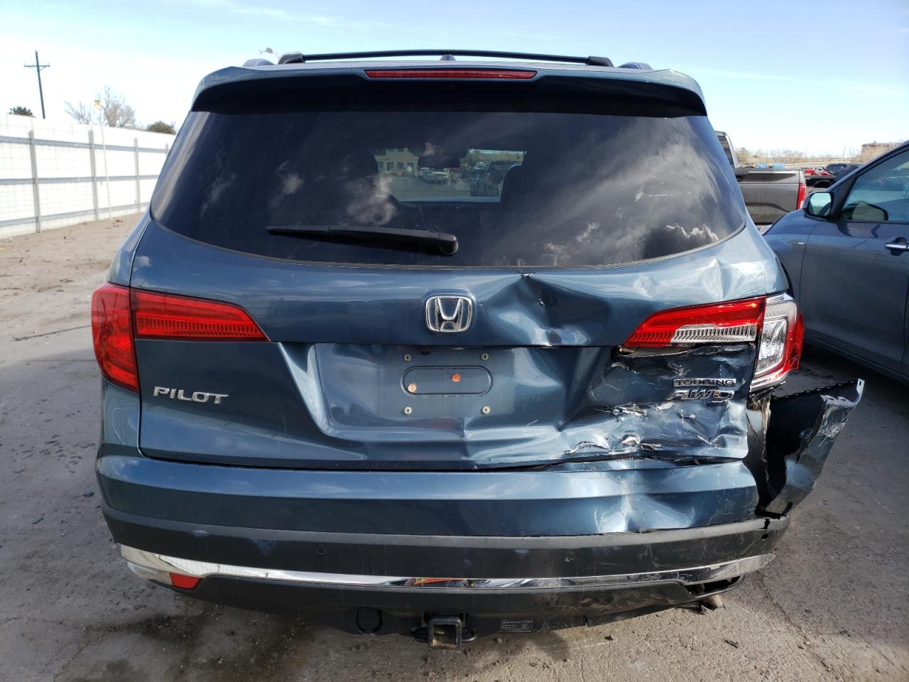 5FNYF6H9XHB052417 HONDA PILOT 2017