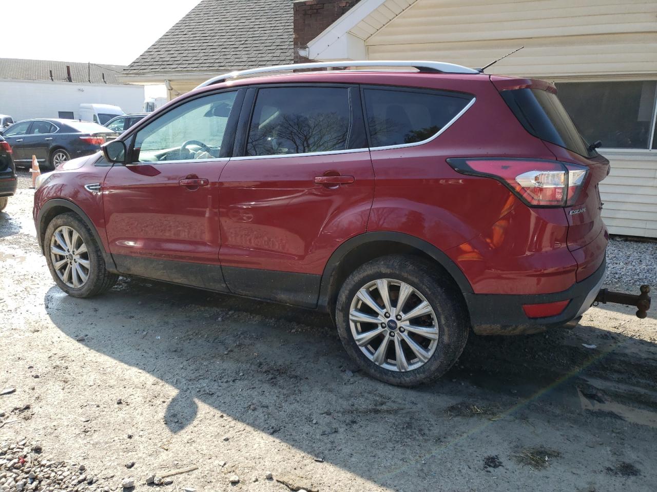 1FMCU9J98HUB27498 FORD ESCAPE 2017