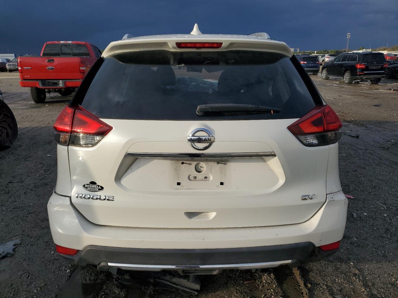 JN8AT2MTXHW143076 NISSAN ROGUE 2017