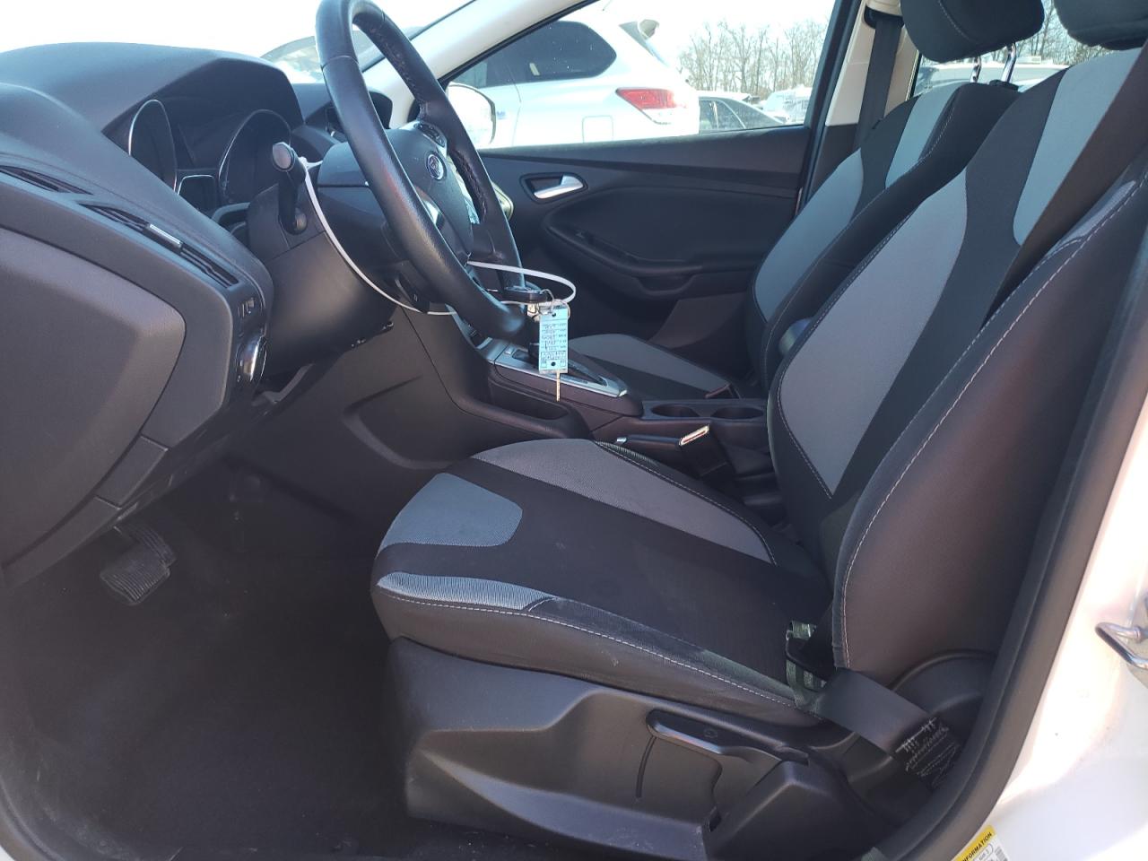 1FADP3K28EL372307 2014 Ford Focus Se