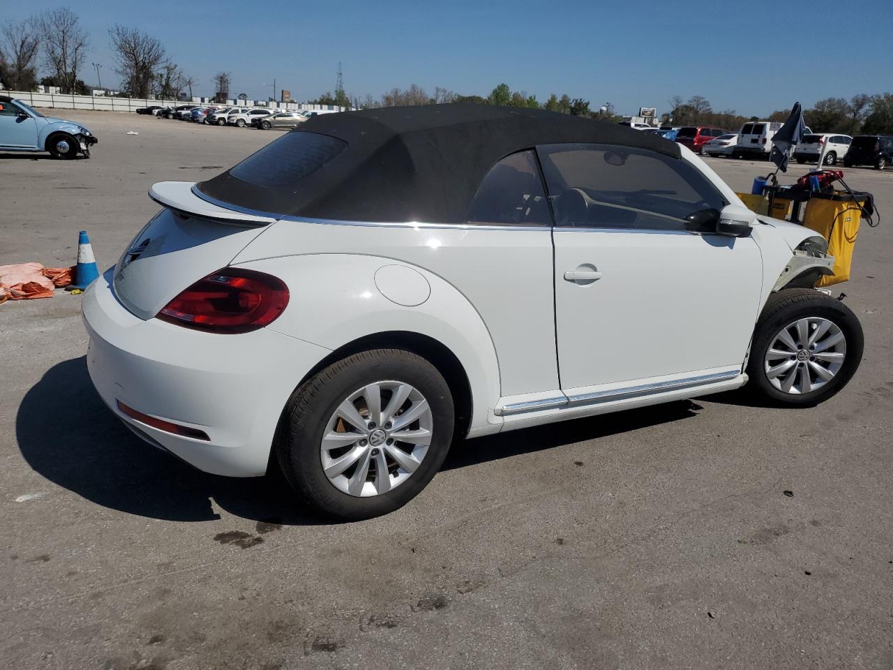 3VW5DAATXKM502827 VOLKSWAGEN BEETLE 2019
