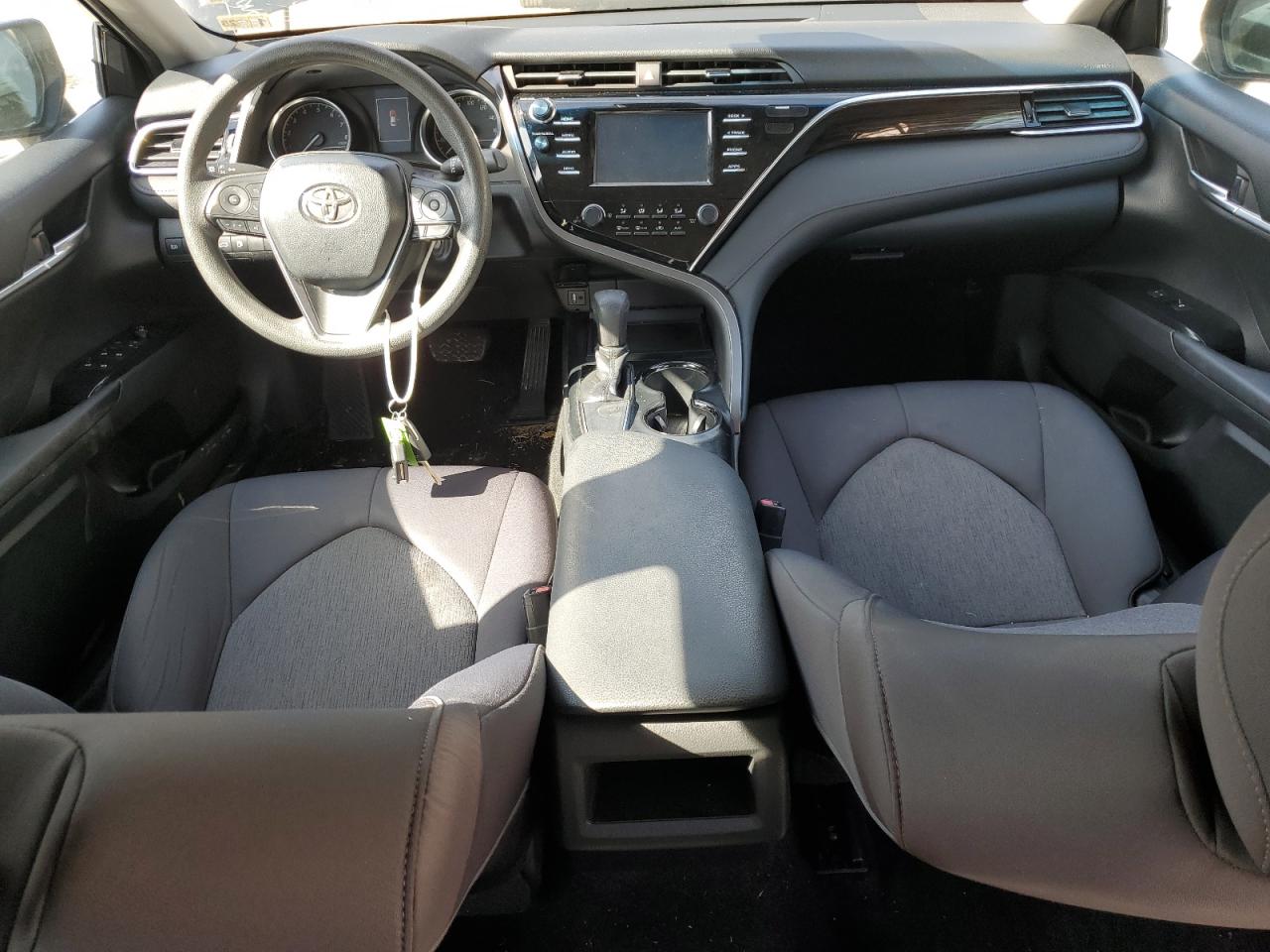 4T1B11HK4JU502565 TOYOTA CAMRY 2018