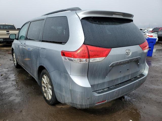 2013 Toyota Sienna - Image 2