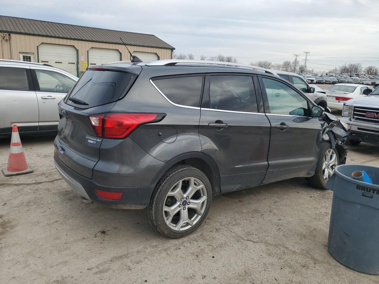 1FMCU9J92KUB82584 FORD ESCAPE 2019
