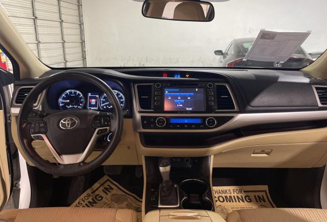  TOYOTA HIGHLANDER 2018 Белый