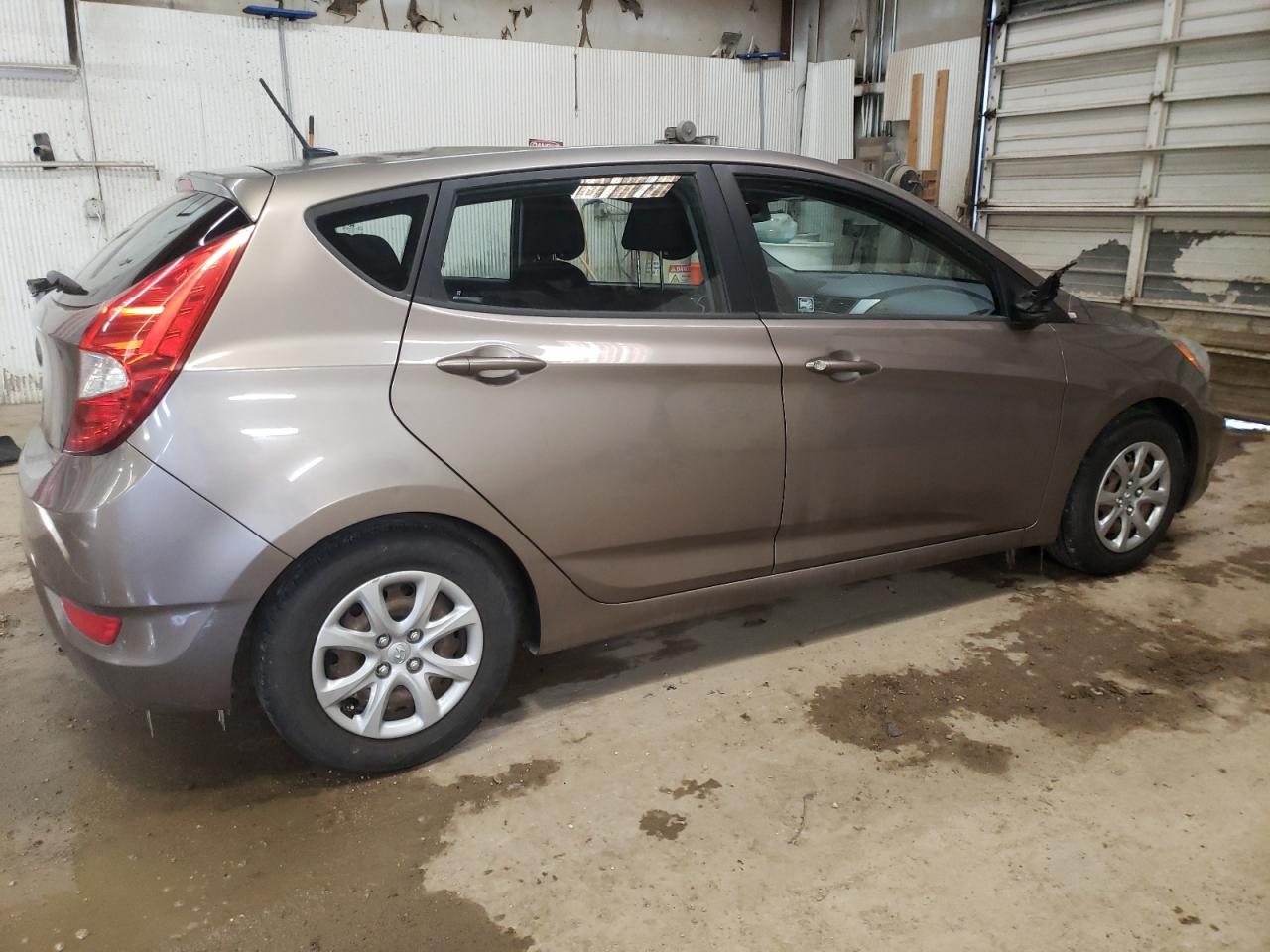 KMHCT5AE3CU003690 2012 Hyundai Accent Gls